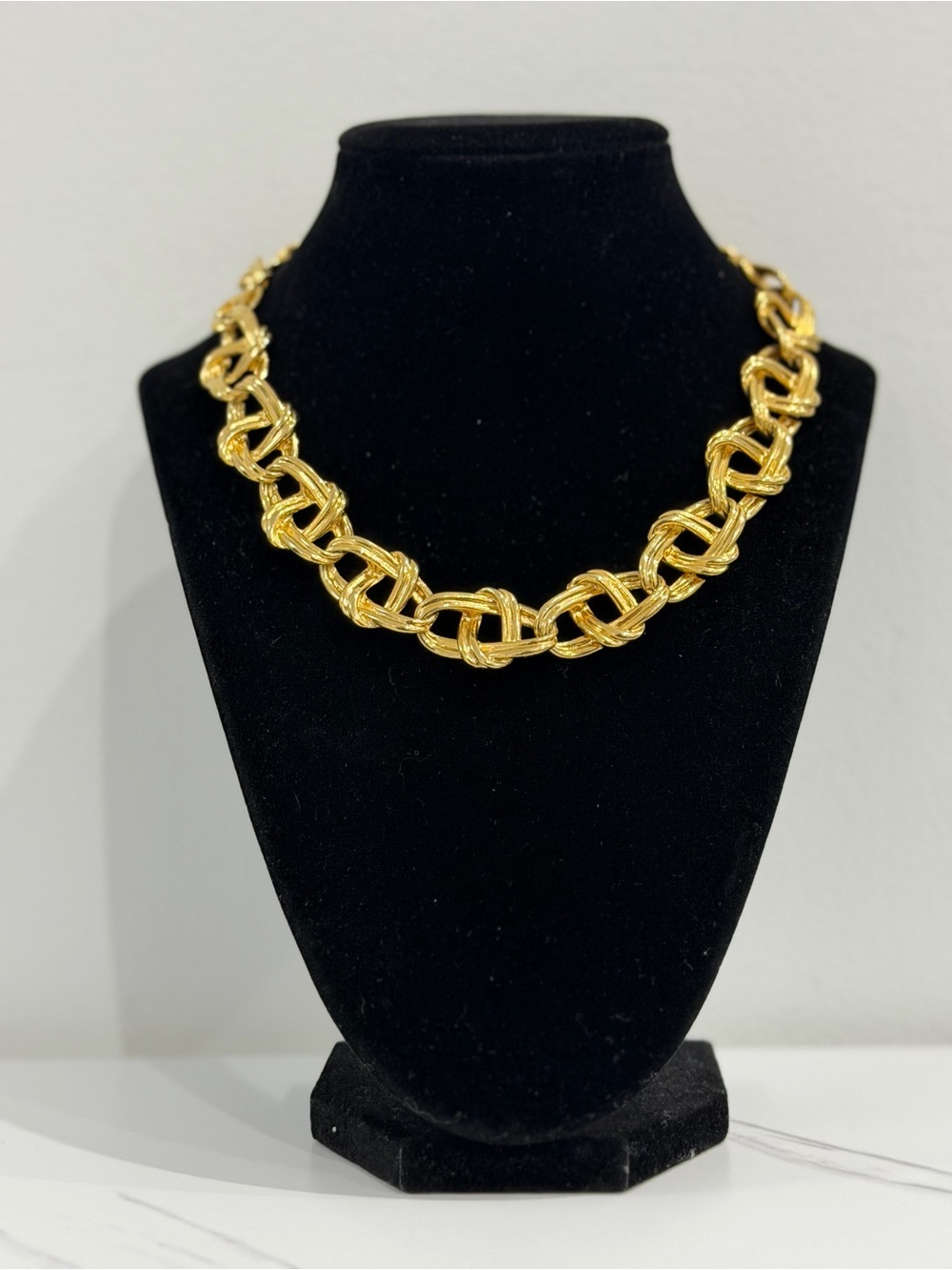 Vintage Gold Chunky KnotLink Necklace - Picture 2 of 9